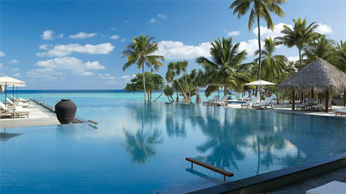 Four Seasons Landaa Giraavaru