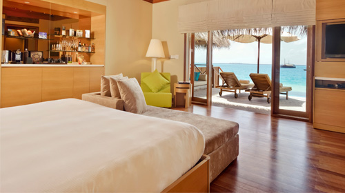 Lagoon Bungalow with Pool