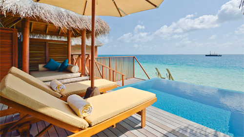 Lagoon Bungalow with Pool